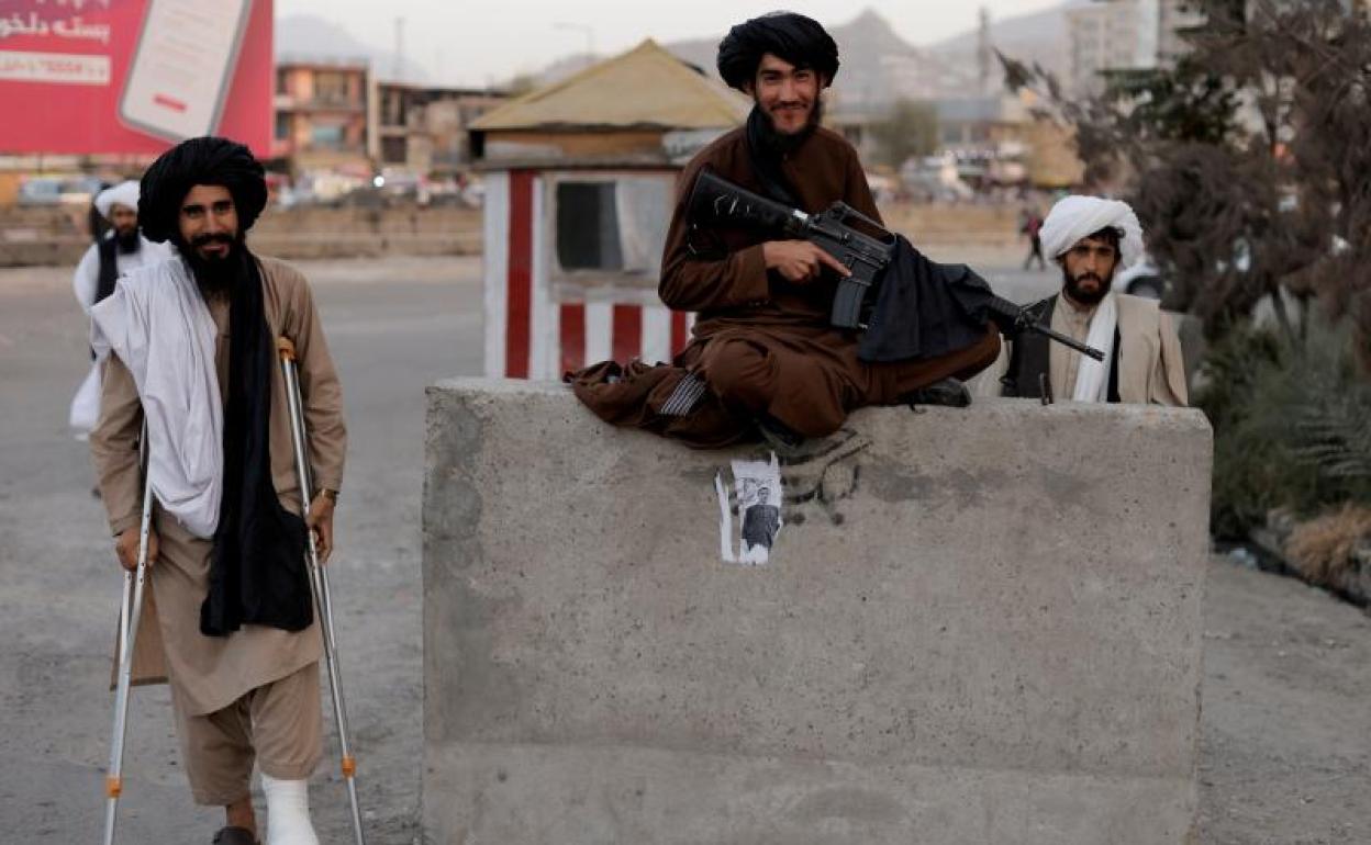 Talibanes en Kabul. 