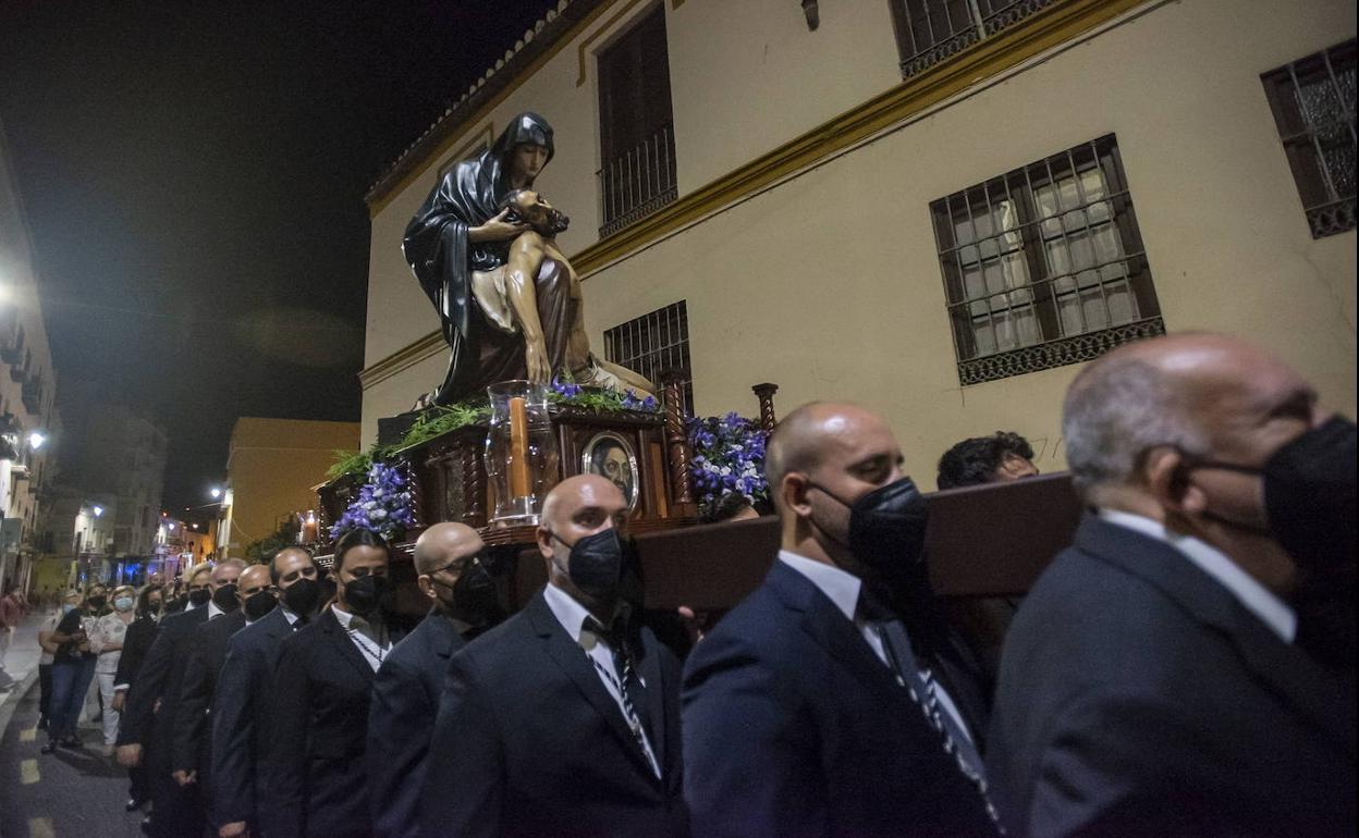 Portadores de la Piedad, en el traslado a la Catedral del pasado 19 de septiembre. 