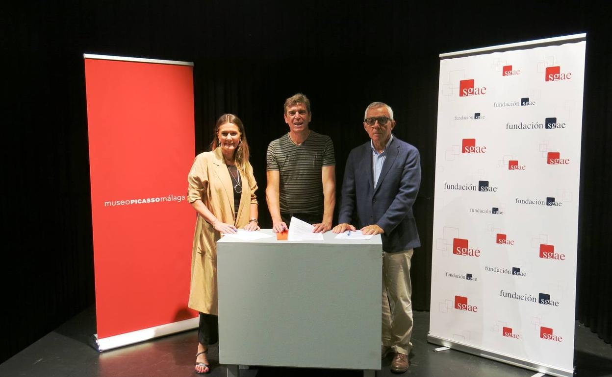 Verónica Repiso, Javier Ojeda y José Lebrero, durante la firma del convenio. 