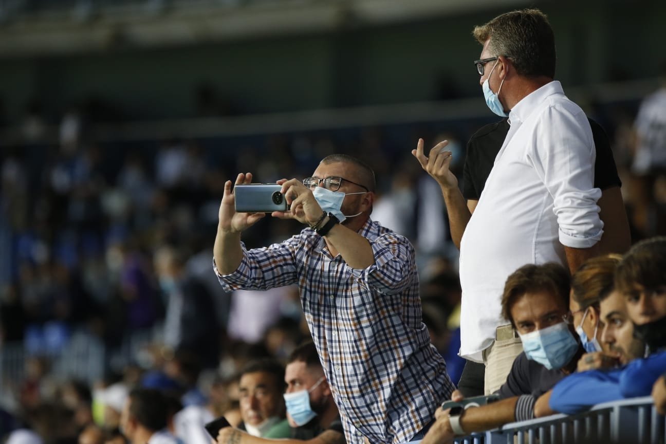 Un disputado partido en La Rosaleda