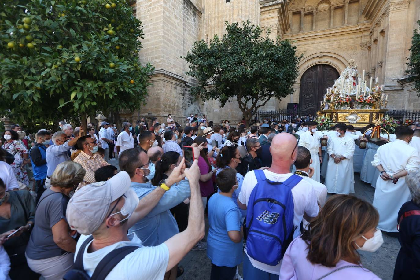 Como ya ocurriera en 2012, la Virgen de Araceli volvió a protagonizar el anual rosario de la Agrupación de Hermandades y Congregaciones de Gloria, aunque, en este ocasión, en el marco del centenario de la implantación en Málaga de su archicofradía, la corporación filial de la patrona de Lucena más antigua de España.