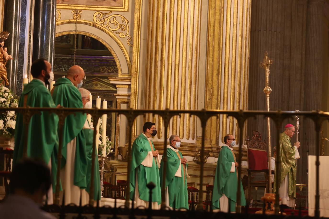 Como ya ocurriera en 2012, la Virgen de Araceli volvió a protagonizar el anual rosario de la Agrupación de Hermandades y Congregaciones de Gloria, aunque, en este ocasión, en el marco del centenario de la implantación en Málaga de su archicofradía, la corporación filial de la patrona de Lucena más antigua de España.
