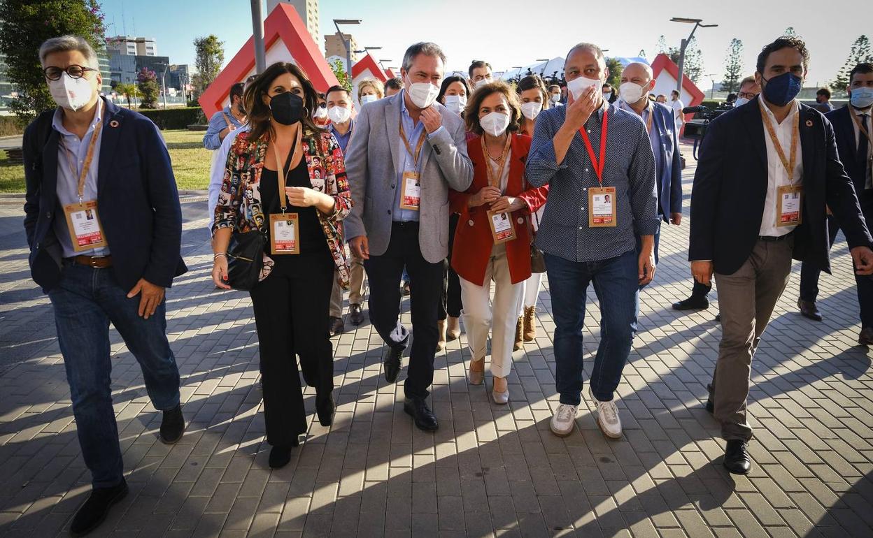 Espadas y otros miembros de la delegación andaluza, en el congreso de Valencia. 