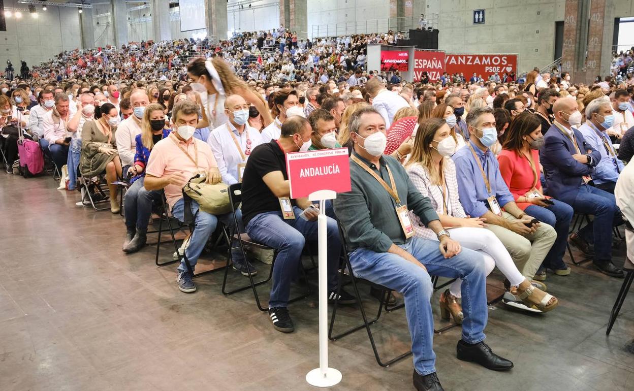 La delegación andaluza en el congreso socialista, con Espadas, María Márquez y Felipe Sicilia en primera fila.