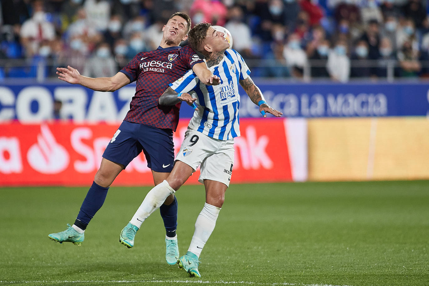 El Málaga se llevó un punto de su visita al estadio El Alcoraz 