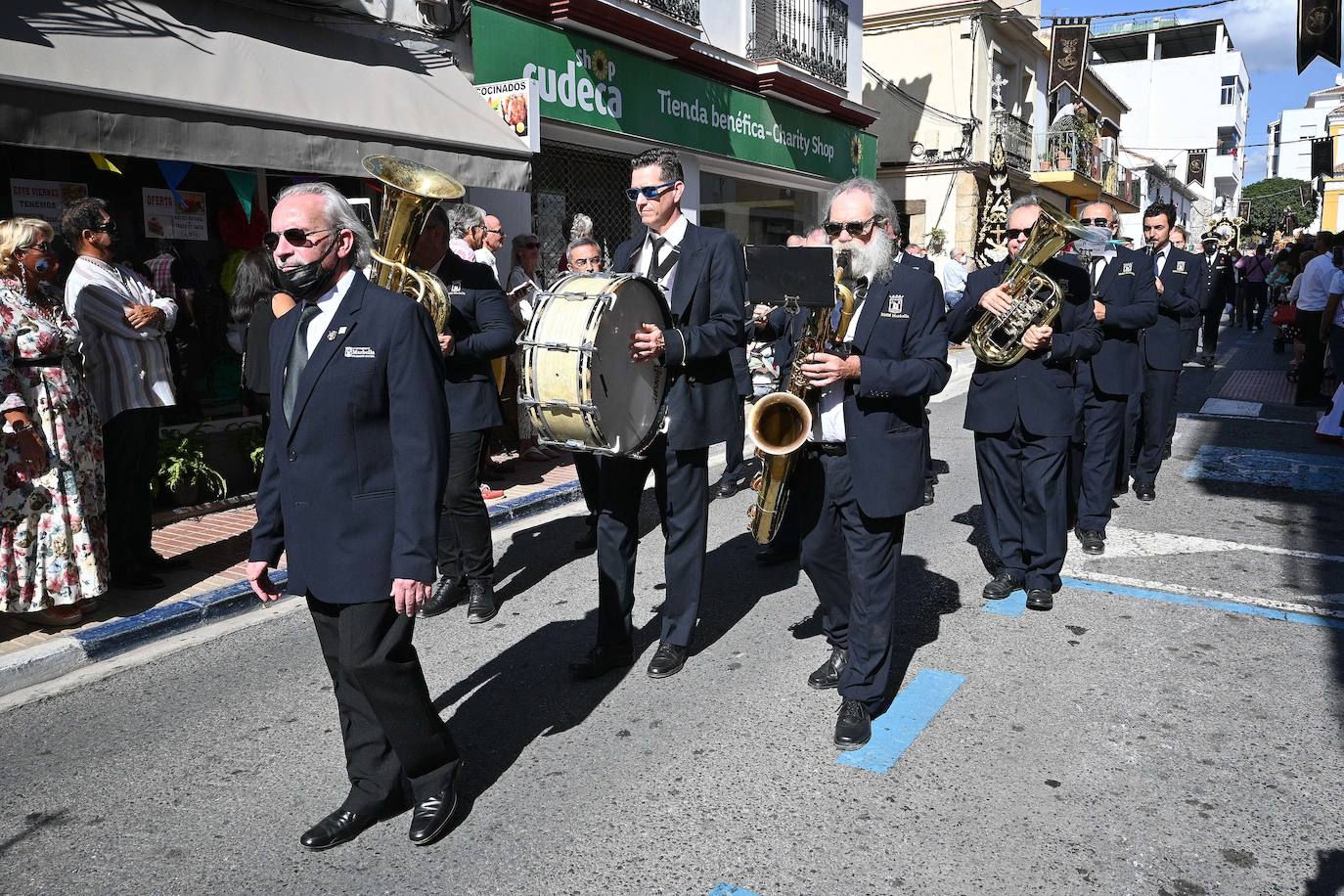 Procesión de San Pedro por las calles de Marbella. 