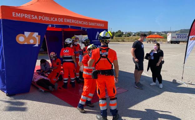 Efectivos trabajando en el simulacro en Málaga.