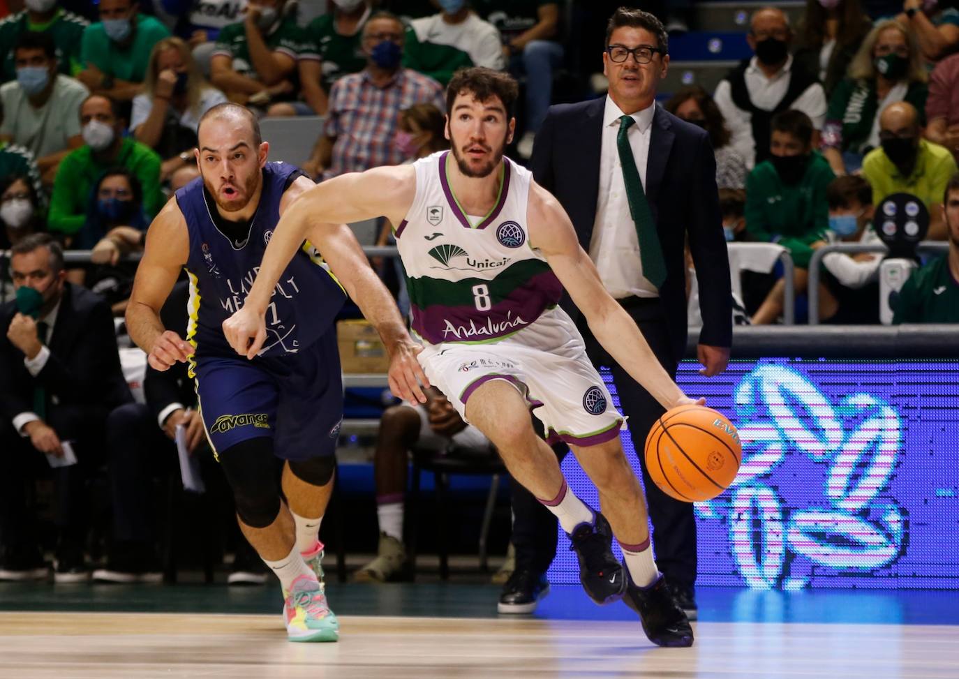 El Carpena acogió su primer partido de la Basketball Champions League 