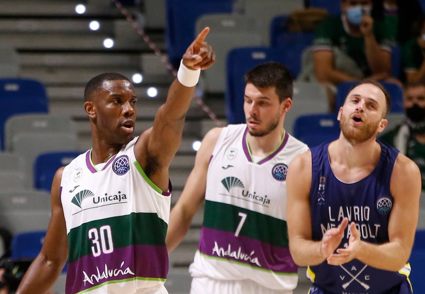 El Carpena acogió su primer partido de la Basketball Champions League 