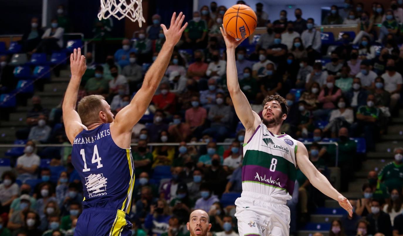 El Carpena acogió su primer partido de la Basketball Champions League 