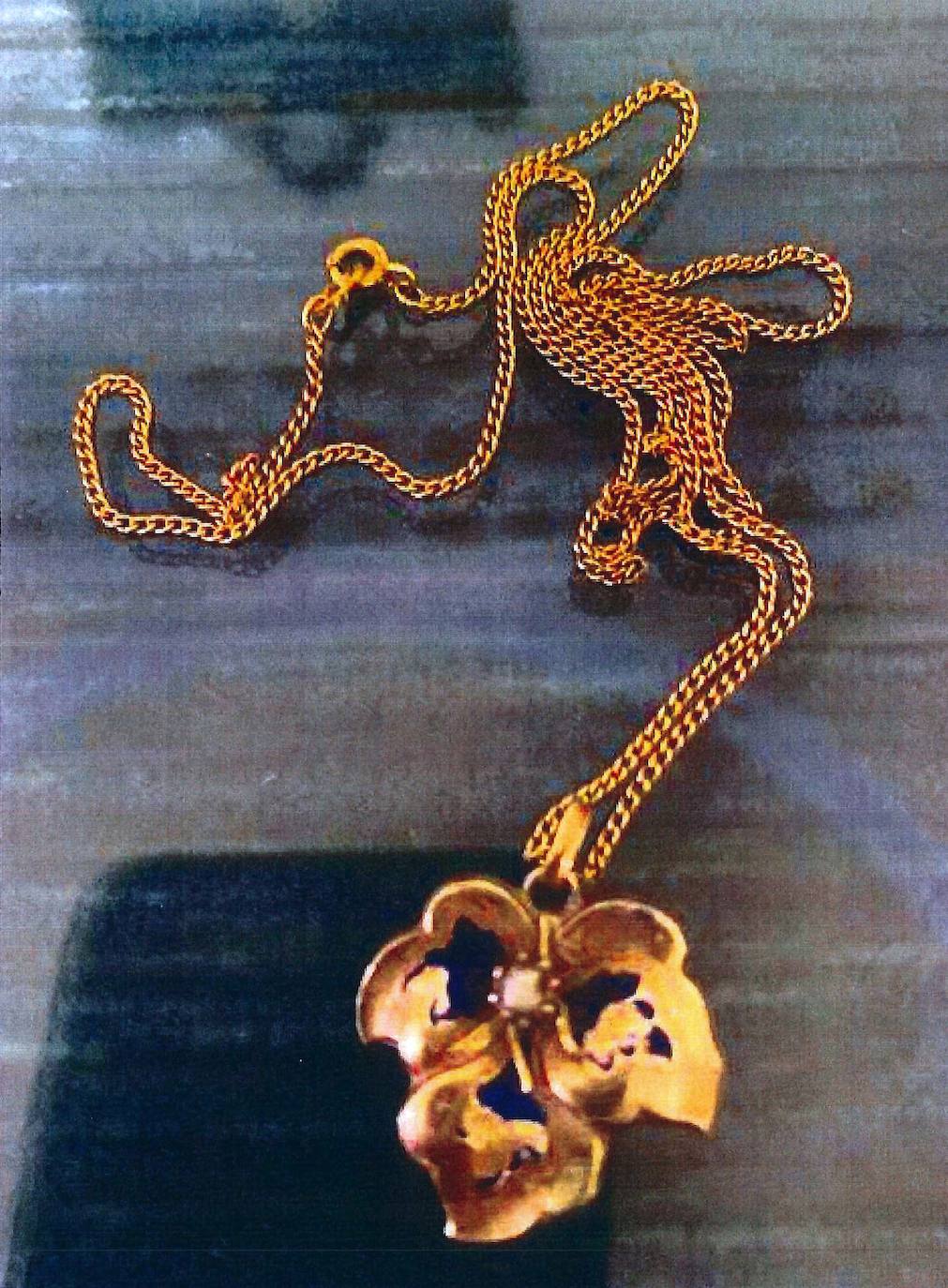 Tras la investigación del Obispado y de la Guardia Civil, el pueblo ha logrado recuperar al menos las alhajas, 12 piezas de oro de un valor «incalculable por lo sentimental y lo simbólico», dice el regidor