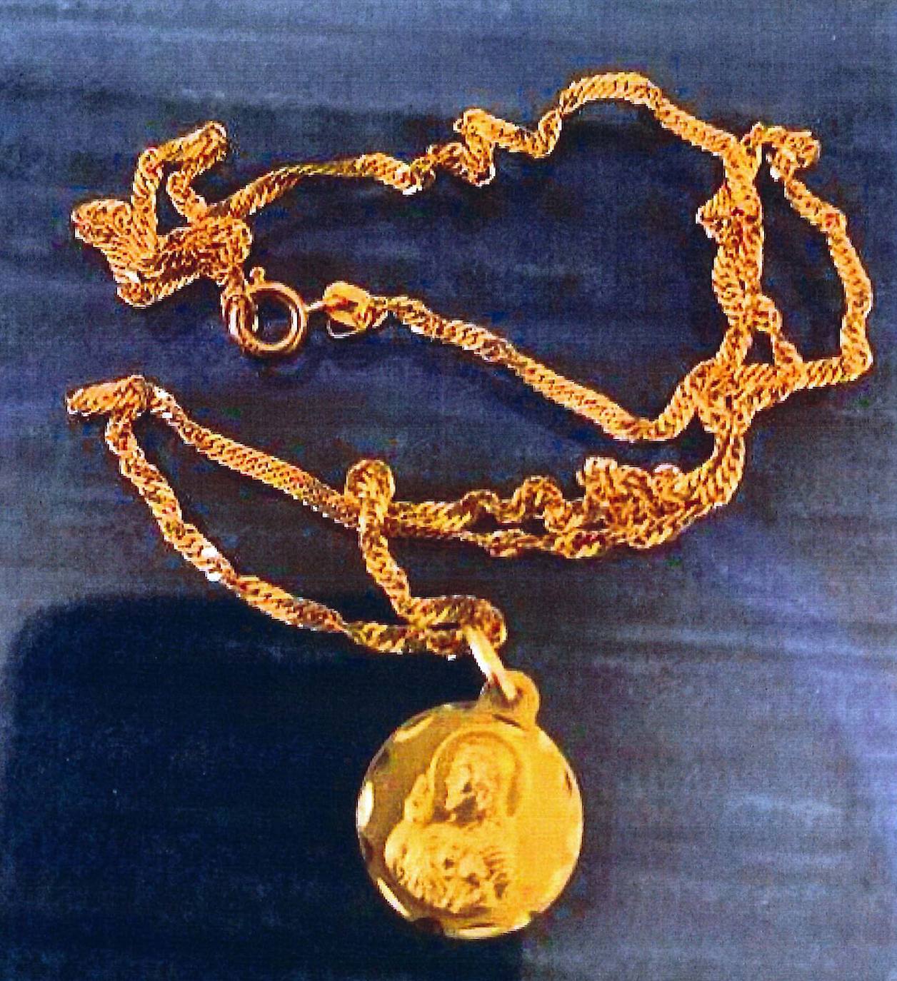 Tras la investigación del Obispado y de la Guardia Civil, el pueblo ha logrado recuperar al menos las alhajas, 12 piezas de oro de un valor «incalculable por lo sentimental y lo simbólico», dice el regidor