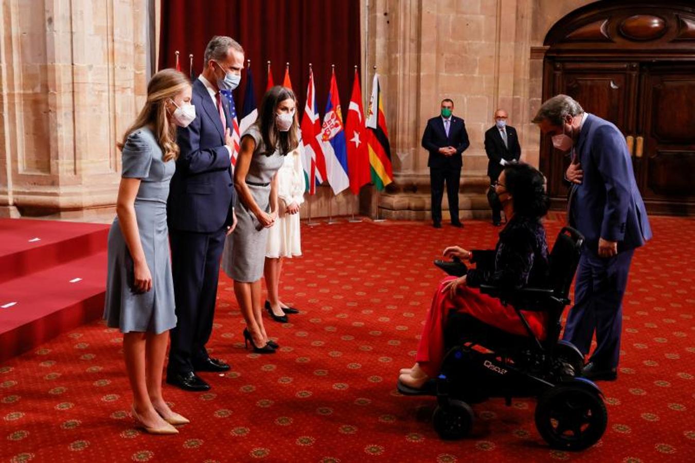 La Familia Real saluda a Teresa Perales, premio Princesa de Asturias al Deporte. 