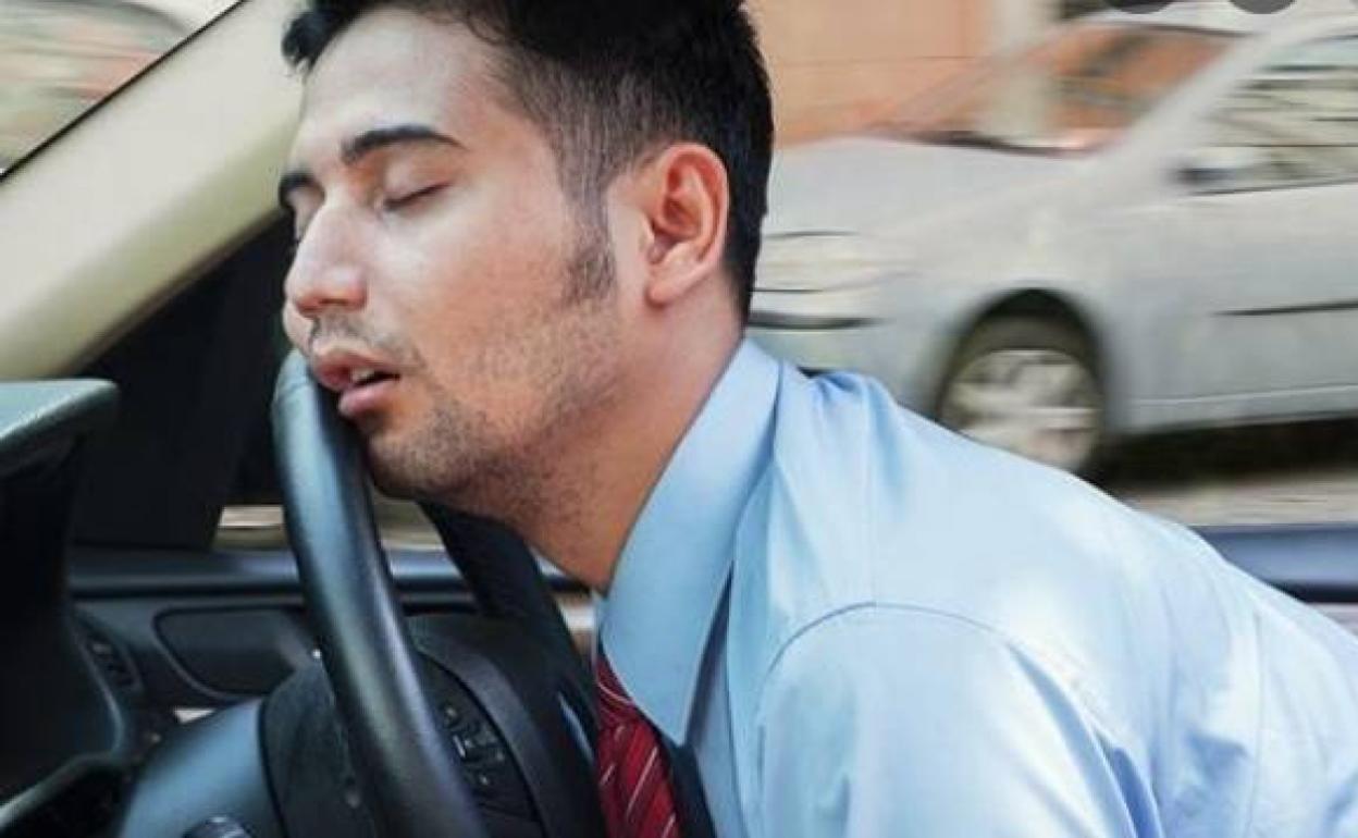 Dormir en el coche: casos en los que está permitido