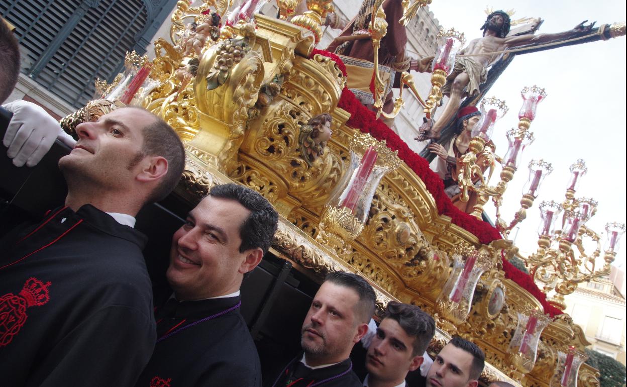 Juanma Moreno sacará el trono de la Exaltación en la procesión magna de Málaga
