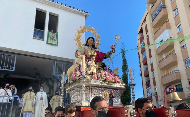 La Divina Pastora, saliendo desde la parroquia del Buen Pastor. 