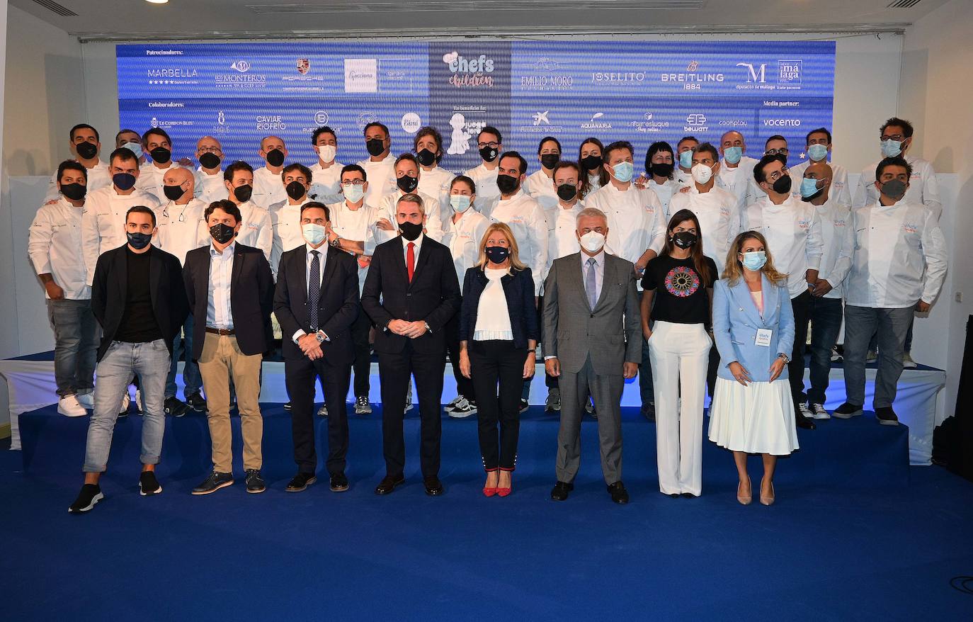 Niños de cinco colegios de la ciudad y de la Fundación Olivares han preparado platos fríos junto a una treintena de cocineros con estrella Michelin