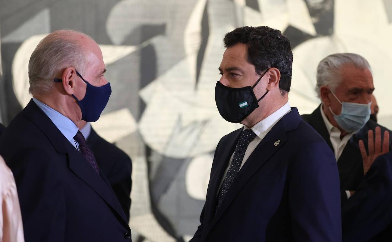 Moreno conversa con Bernard Ruiz-Picasso. 