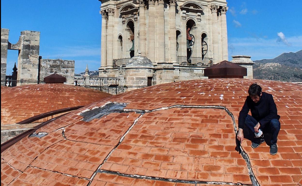 Grietas del exterior de las bóvedas de la Catedral 
