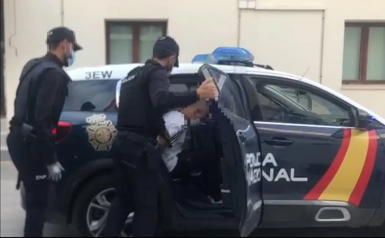 Se fuga de la cárcel y lo detienen en Manilva tras amenazar a su exmujer y  huir de la policía | Diario Sur