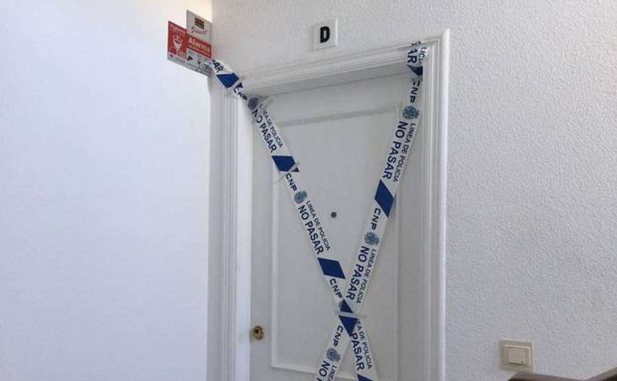Puerta de la vivienda en la que ocurrieron los hechos. 