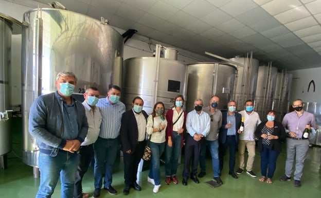 Visita a la bodega Dimobe en Moclinejo. 