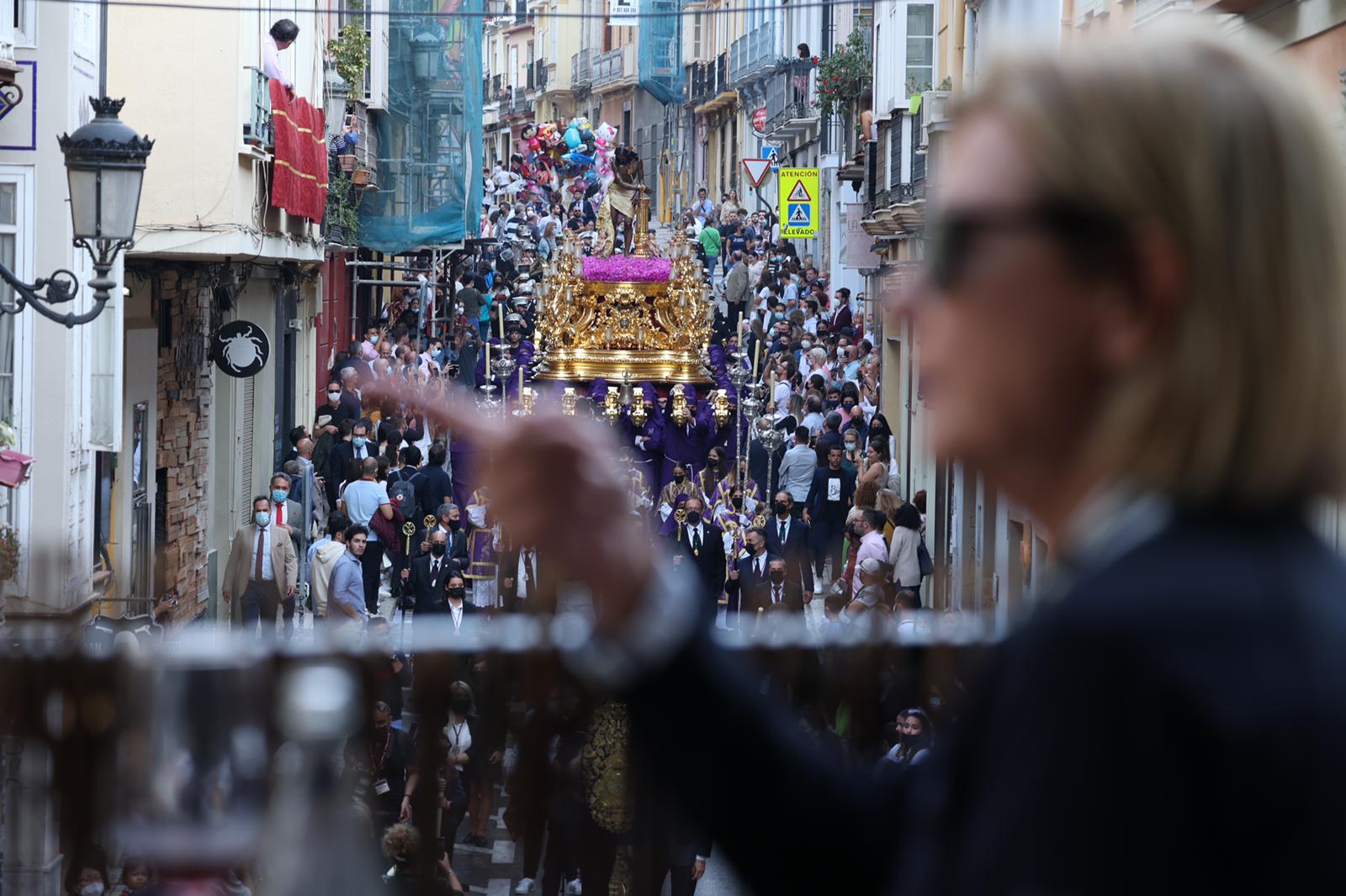 Dieciséis tronos recorren la ciudad para conmemorar el centenario de la Agrupación de Cofradías de Málaga en un evento histórico.En la imagen, Gitanos.