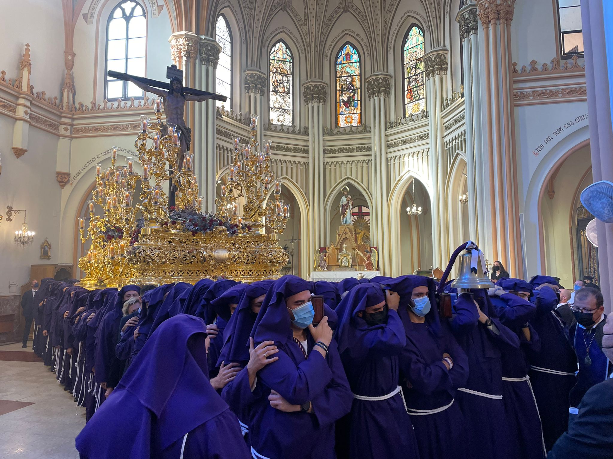 Dieciséis tronos recorren la ciudad para conmemorar el centenario de la Agrupación de Cofradías de Málaga en un evento histórico.En la imagen, Salud.