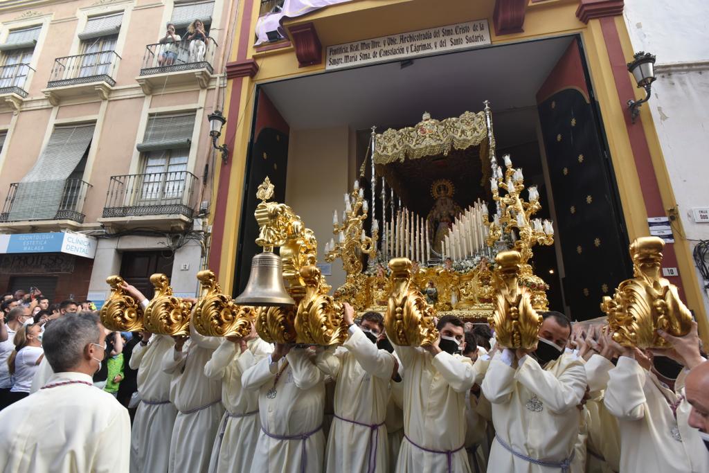 Dieciséis tronos recorren la ciudad para conmemorar el centenario de la Agrupación de Cofradías de Málaga en un evento histórico. En la imagen, Sangre.