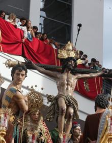 Imagen secundaria 2 - La Exaltación, en procesión, este sábado. 