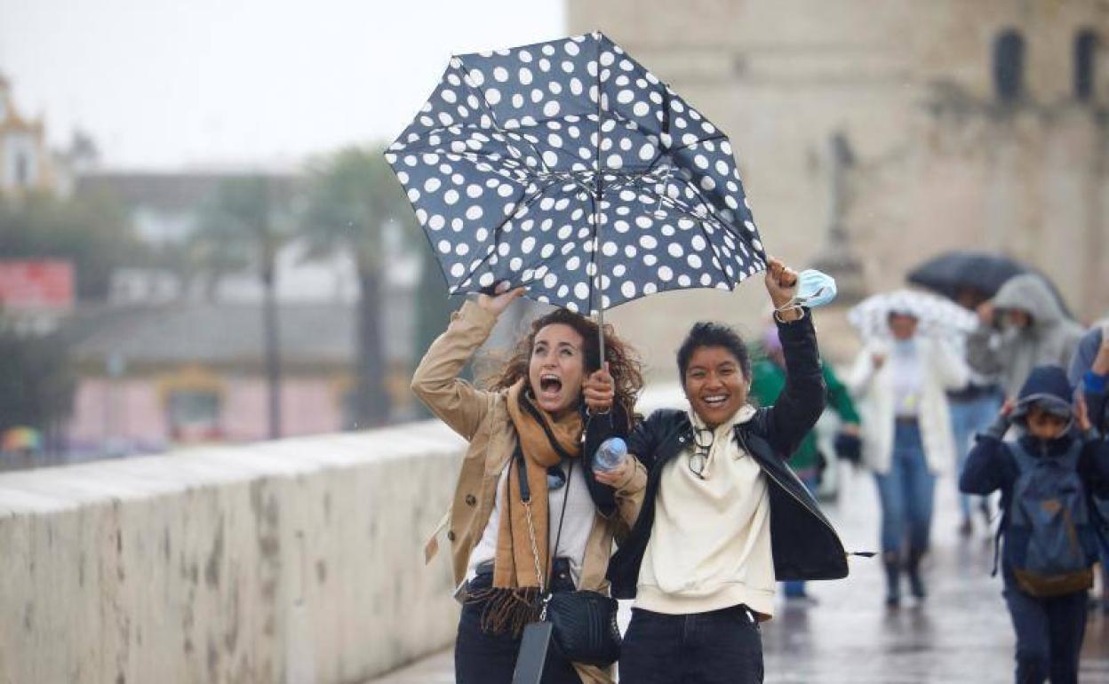 El viento y los cielos nubosos serán protagonistas este domingo. 