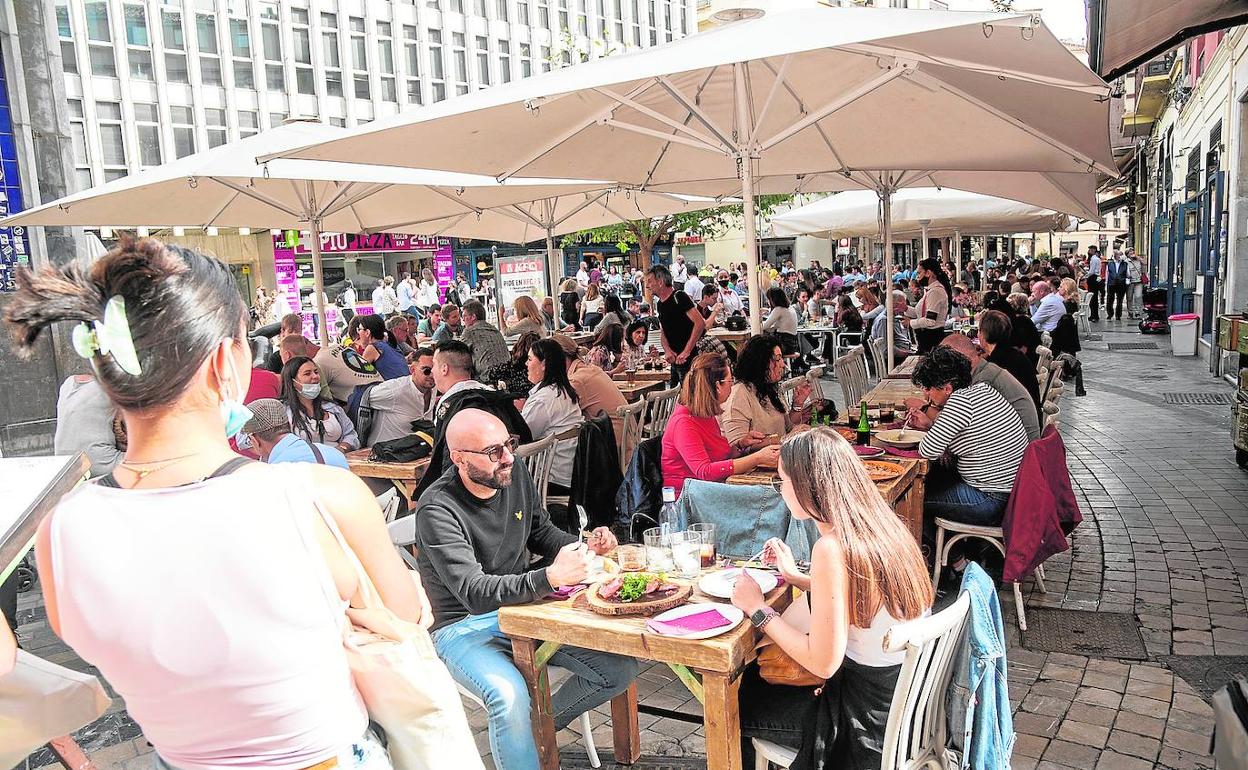 Las terrazas del Centro registraron un gran ambiente durante toda la jornada. 