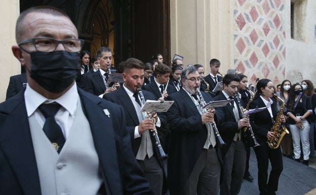 Banda de música del Liceo de Moguer durante la procesión magna. 