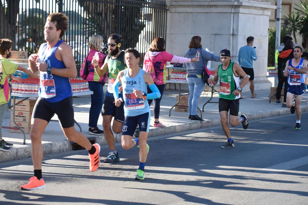 Unos 7.000 corredores estaban inscritos para recorrer las calles de la ciudad en la edición de 2021. 