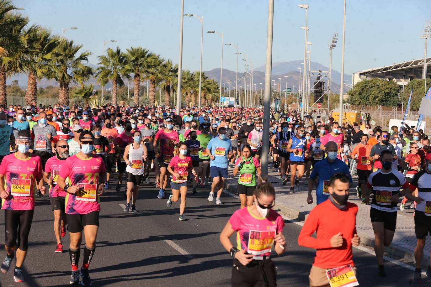 Unos 7.000 corredores estaban inscritos para recorrer las calles de la ciudad en la edición de 2021. 