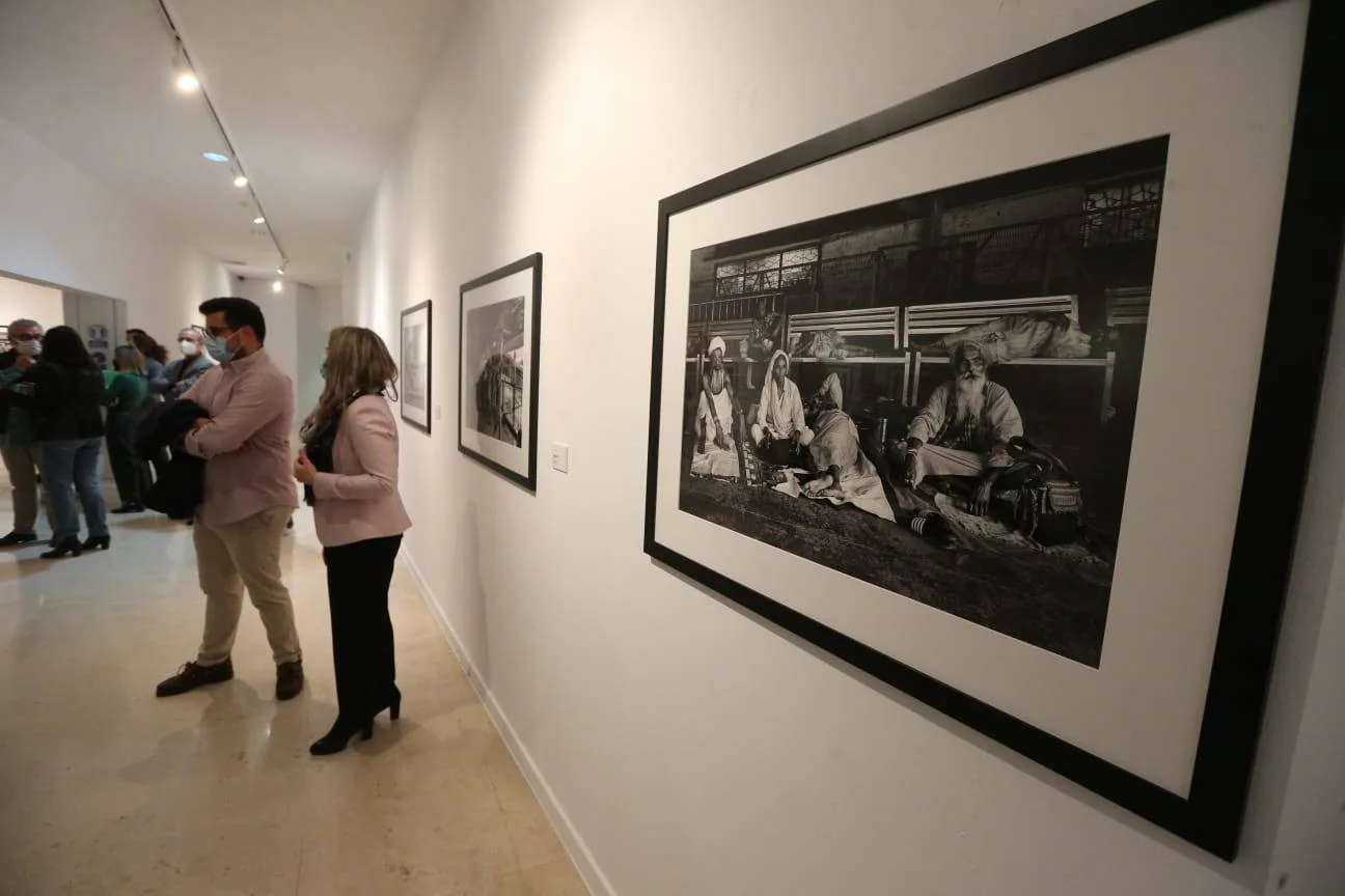 Exposición fotográfica en Málaga sobre los trenes y las estaciones indias. 
