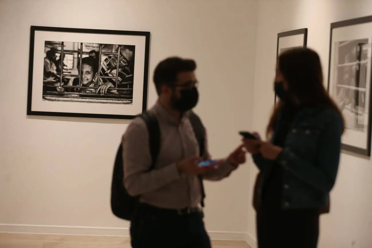 Exposición fotográfica en Málaga sobre los trenes y las estaciones indias. 