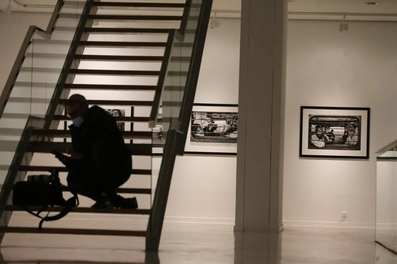 Exposición fotográfica en Málaga sobre los trenes y las estaciones indias. 