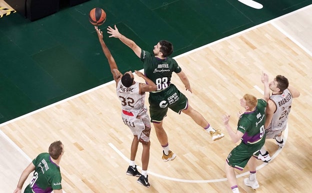 El Unicaja supera al Burgos y mantiene vivas sus opciones de jugar la Copa del Rey