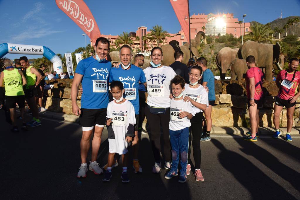 La Carrera Litoral Holiday World cuenta, como en cada edición, con tres modalidades diferentes en la carrera: de 21 kilómetros (media maratón), y de 10 y 5 kilómetros, pensados para pasear y para los niños. También se podía colaborar con dorsal 0