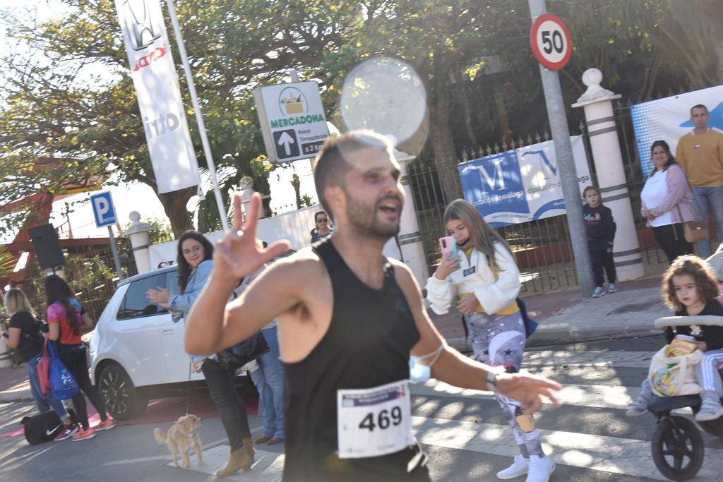 La Carrera Litoral Holiday World cuenta, como en cada edición, con tres modalidades diferentes en la carrera: de 21 kilómetros (media maratón), y de 10 y 5 kilómetros, pensados para pasear y para los niños. También se podía colaborar con dorsal 0