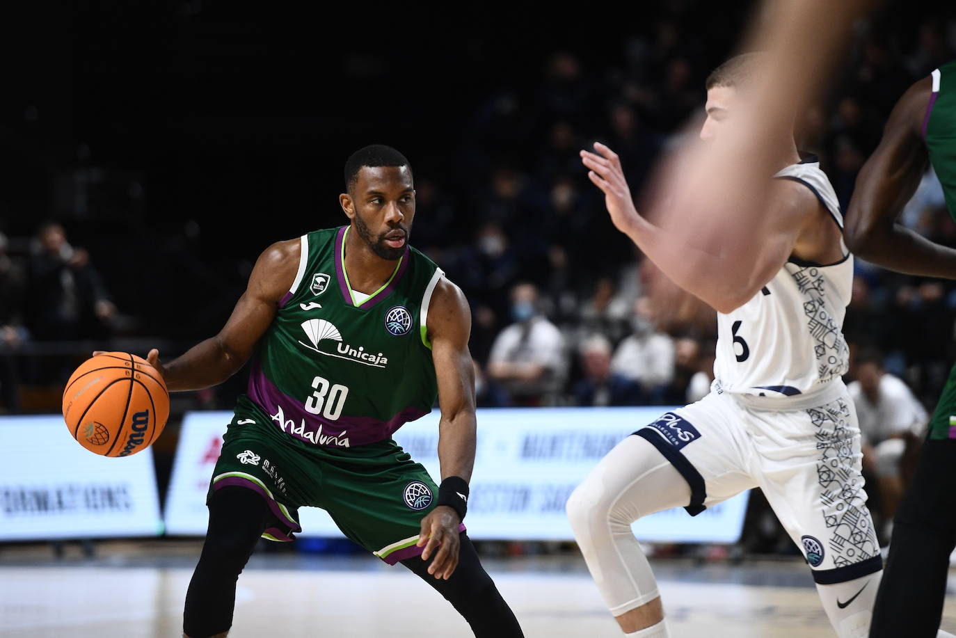 El Unicaja dejó una mala imagen en su visita a la pista del Dijon 