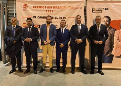 Imagen secundaria 1 - Arriba, Javier Galvez, Pablo Bueno, Gustavo Peci, José González y Pablo Piqueras. Abajo, avier Pareja, Ricardo Nandwani, Luis Verde, Miguel Ángel García, José González y Juan Carlos Maldonado. En la última foto, Marisa Naranjo, Berni Rodríguez y Ana Caballero 