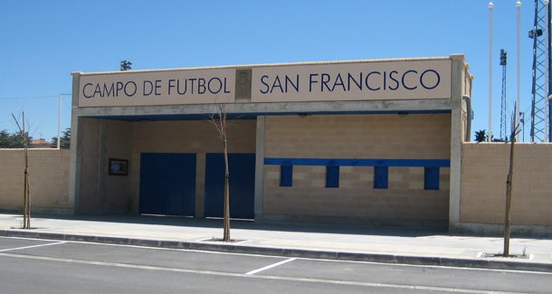 La casa de la Peña Sport, primer rival en una nueva edición de la Copa, es el campo Municipal San Fernando de Tafalla (un pueblo de apenas 10.000 habitantes). Una instalación con aforo para 4.000 personas y dotado de un césped natural de alta calidad con grandes dimensiones (105x67). Cumple con todos los requisitos exigidos por la Federación para albergar un partido de Copa, ya que fue acondicionado en la temporada 19-20 para recibir al Fuenlabrada en esta misma competición. Este estadio se encuentra a 25 minutos de Pamplona, por lo que el Málaga podrá concentrarse en la capital navarra para el encuentro.