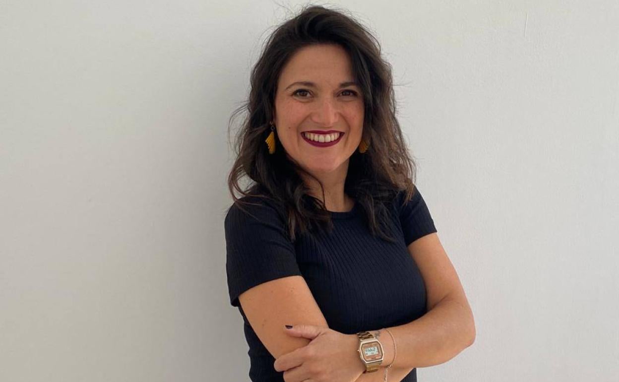 Silvia Pérez trabaja como sexóloga desde hace diez años y, desde hace cuatro, también educa desde sus monólogos. 