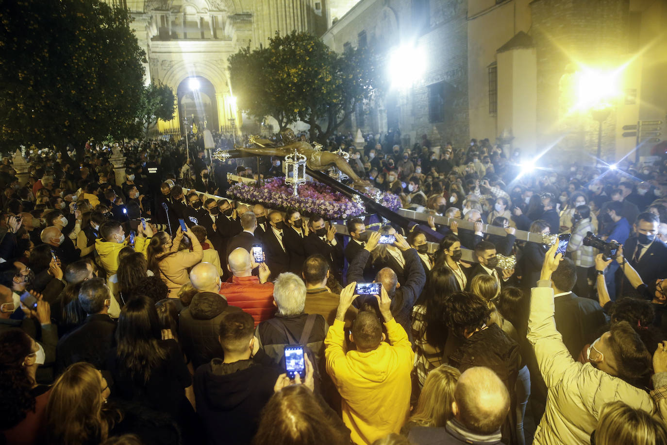 16 formaciones musicales participaron en los cortejos acompañando a las imágenes que salieron desde la Catedral 