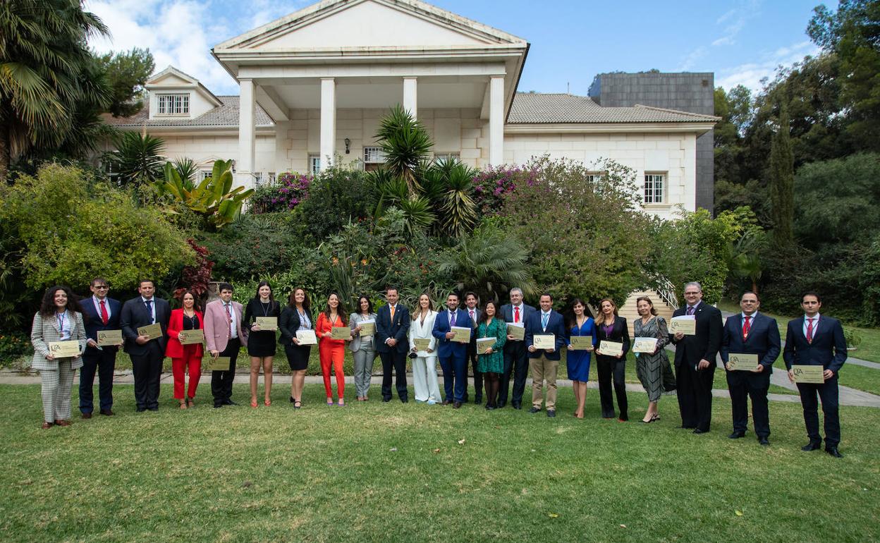 Los 21 nuevos gestores administrativos colegiados.