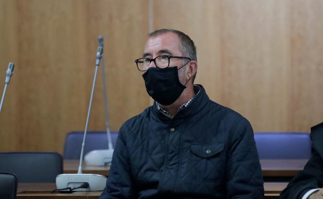 El acusado, declarado culpable del asesinato de Gloria, en un momento del juicio. 