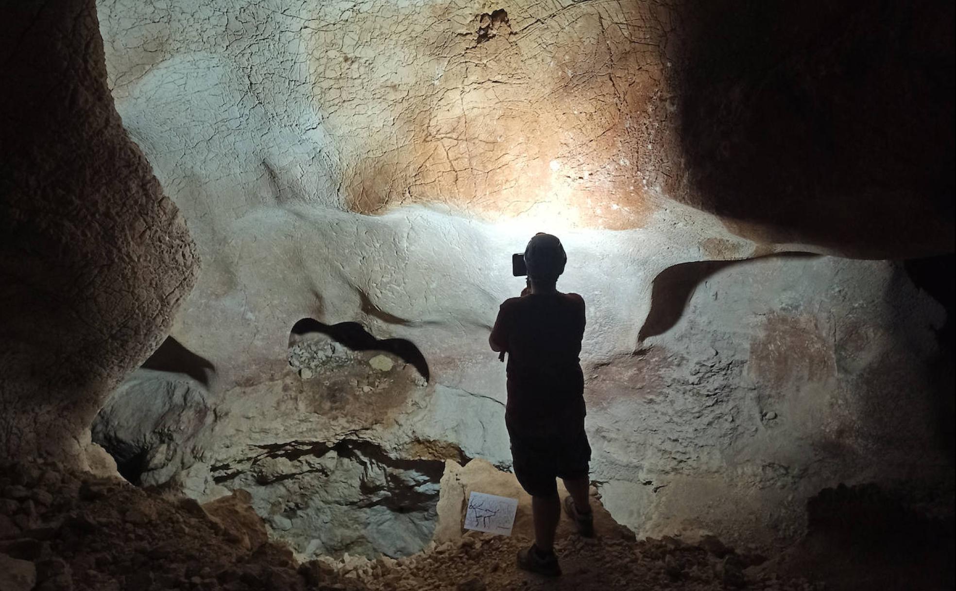 Interior de la Cueva del Higerón, en Rincón de la Victoria