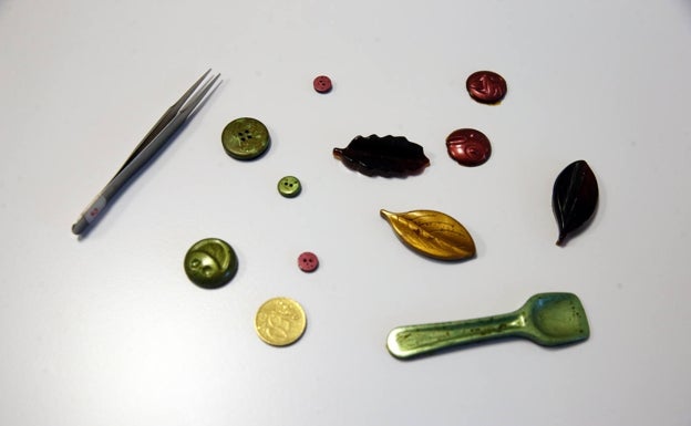 Algunos de los objetos fabricados a partir de los bioplásticos en el laboratorio del IHSM. 
